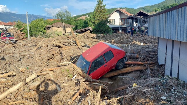 Всички хора с пострадали домове след наводненията в Карлово са