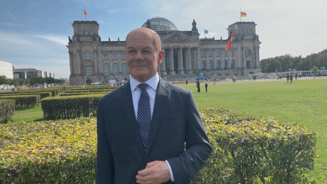 Восъчна фигура на германския канцлер Олаф Шолц беше представена пред