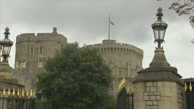 В памет на кралица Елизабет II камбани огласиха Великобритания Смъртта на