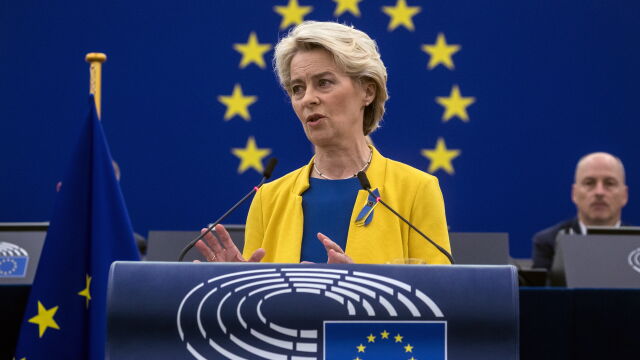 Лидери на ЕС представляващи трите основни политически групи в блока