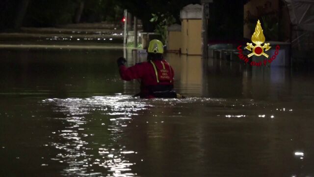 Най малко седем души загинаха при наводнение в Италия Смъртоносният потоп