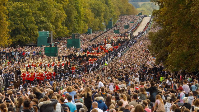 Над 4 млрд. души са проследили церемонията по погребението на Елизабет II