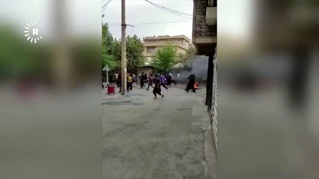 17 убити на протести в Иран след смъртта на 22-годишна жена