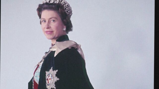 Великобритания отбелязва година от кончината на кралица Елизабет Втора В нейна