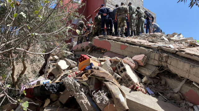 Броят на жертвите на мощното земетресение в Мароко достигна 820