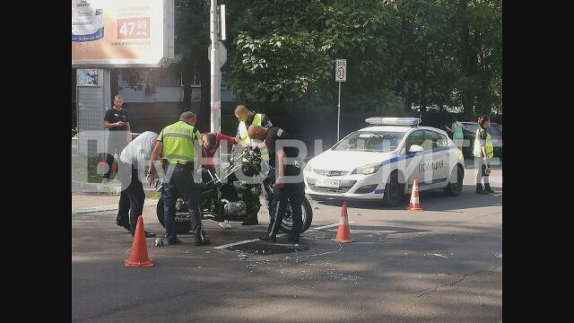 Катастрофа между мотор и кола на централен булевард в Бургас Движението