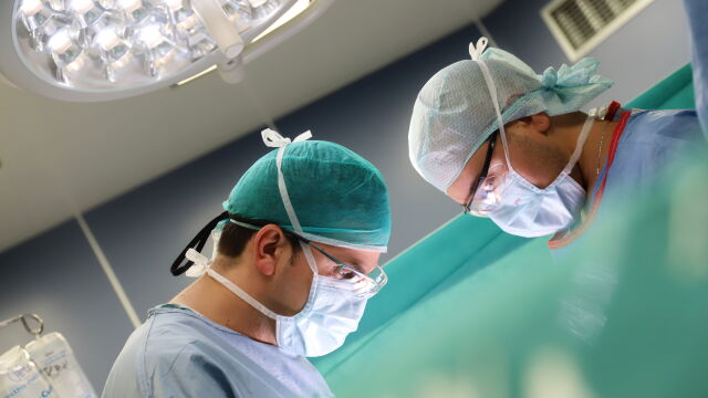 Специалисти от Военномедицинска академия ВМА извършиха нова чернодробна трансплантация Реципиентът