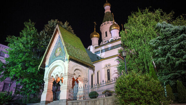 Светият Синод се очаква днес да разгледа казуса с Руската църква