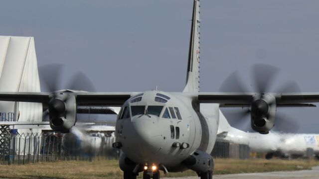 Дежурен екипаж на военнотранспортен самолет Спартан от 16 а авиобаза Вреждебна 