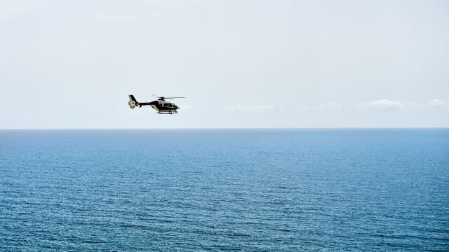 Хеликоптер падна в морето край северната част на гръцкия остров