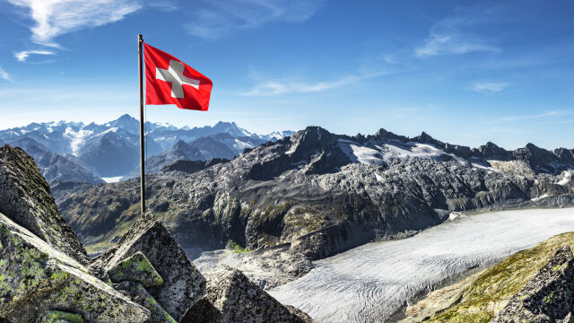 Ледниците в Швейцария са загубили 10 от обема си само