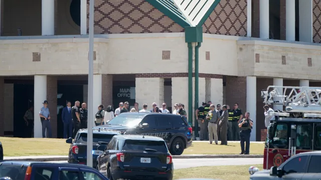  Масова пукотевица в учебно заведение в Джорджия 