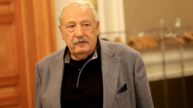 Прощаваме се с журналиста Иван Гарелов Опелото е от 15