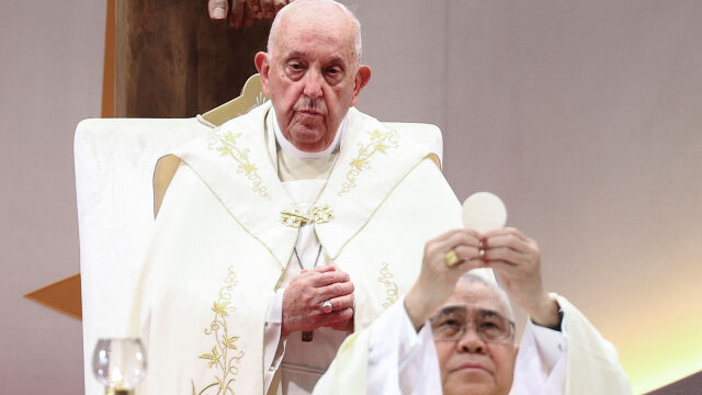 Папа Франциск предупреди че изкуственият интелект крие опасности и не