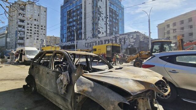 Руските въоръжени сили са поразили жилищен блок в Харков Най малко 12