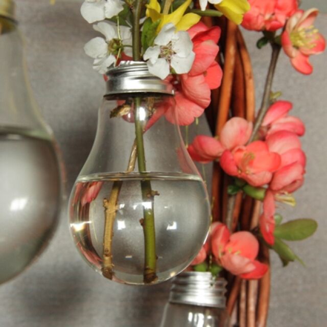 Украса - висящи вази от крушки