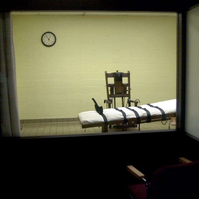 Оклахома спря екзекуцията на осъден на смърт, но той почина