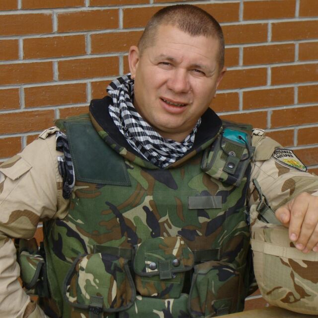 Стотици в подкрепа на проверявания за злоупотреби генерал Димитър Шивиков