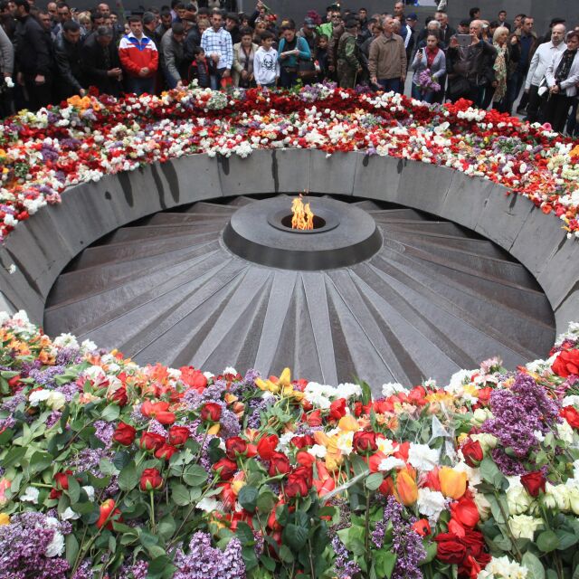Светът почете паметта на арменците, избити преди 100 години в Османска империя