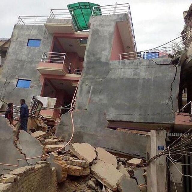 Над 1000 жертви на мощно земетресение в Непал (ОБНОВЕНА)