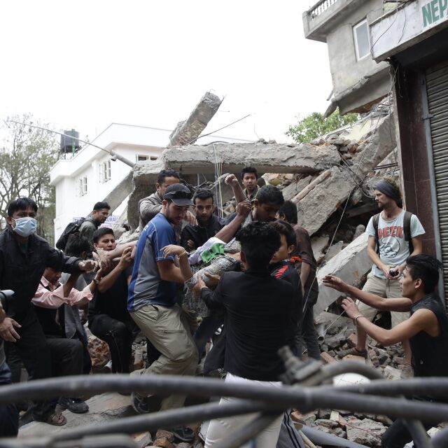 Няма информация за пострадали българи при земетресенията в Непал