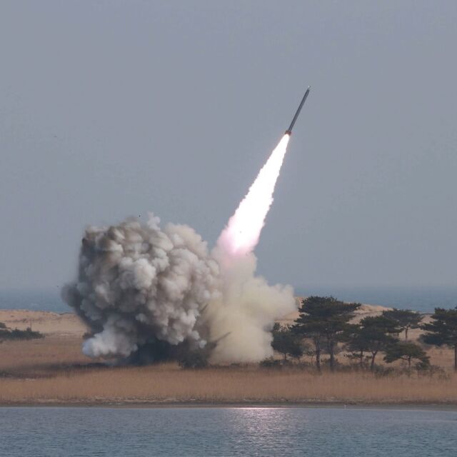 Северна Корея изстреля балистична ракета от източните си брегове към Японско море