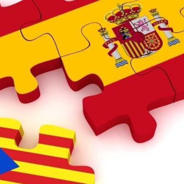 Съдът в Испания преустанови действието на закона за референдуми