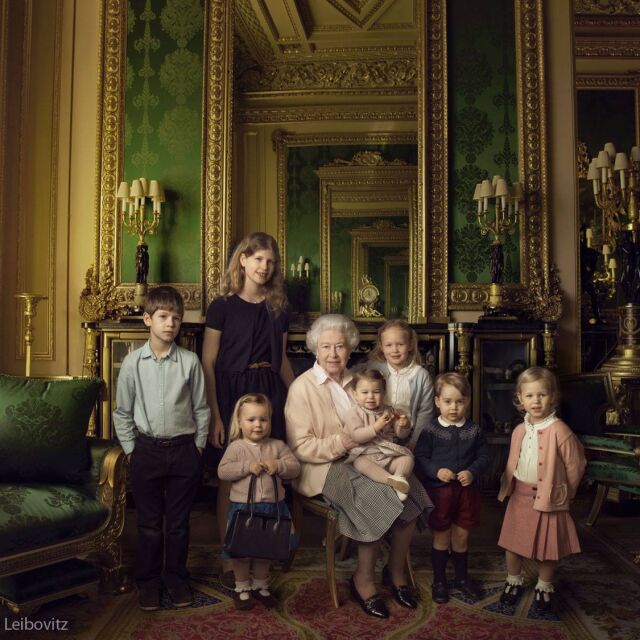 Фотограф за кралица Елизабет II: Малко е дръпната и раздразнителна (СНИМКИ)