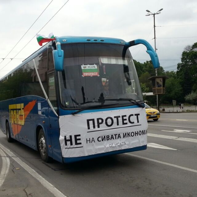 Българските превозвачи на протест в Брюксел заради плана „Макрон”