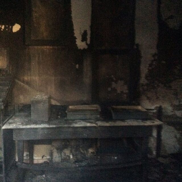 Все още не е ясна причината за пожара в католическия храм в Белене (СНИМКИ)