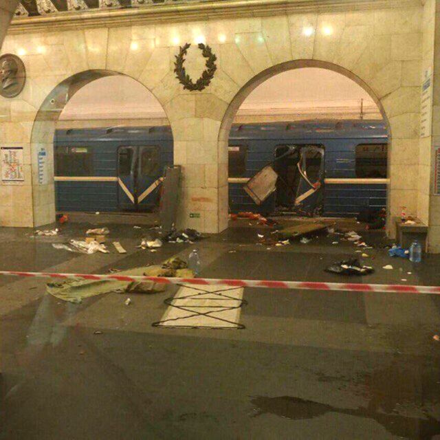 Терор в Санкт Петербург: Взрив в метрото уби 11 души и рани десетки (ОБЗОР)