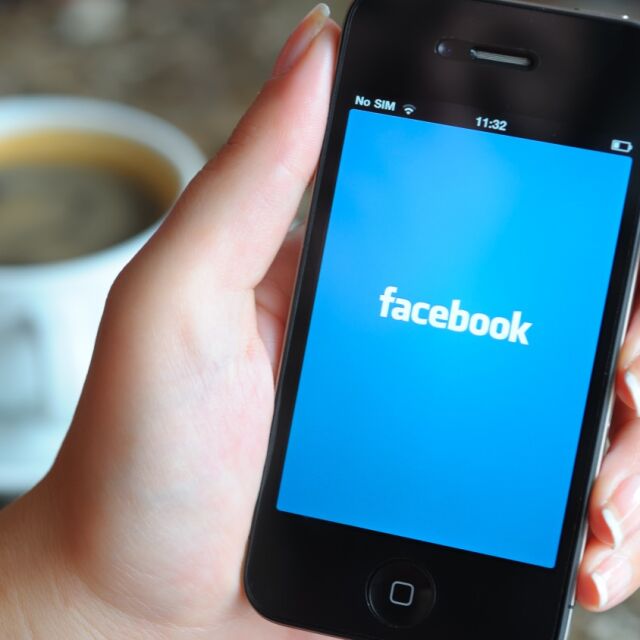 „Фейсбук” дава съвети за разпознаване на фалшивите новини