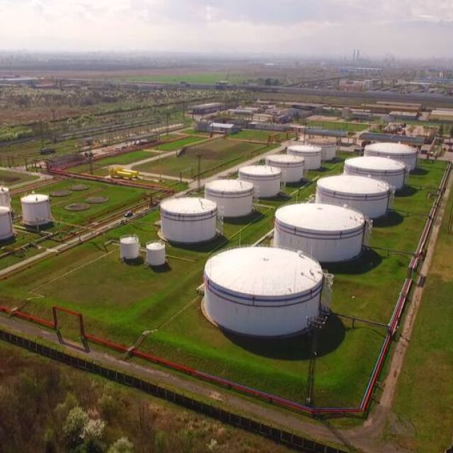 “Лукойл” отрече да е монополист върху данъчните складове за горива