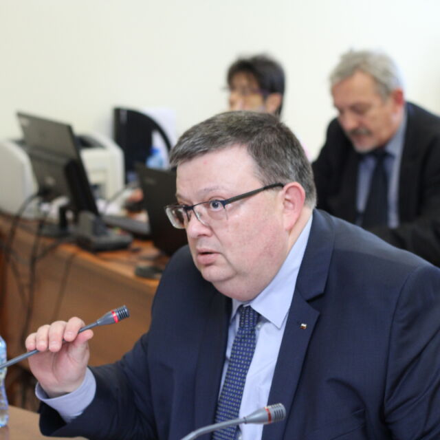 Сотир Цацаров: Чисто човешки съжалявам за срещата в ЦУМ (ВИДЕО)