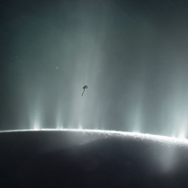 НАСА откри водород на един от спътниците на Сатурн