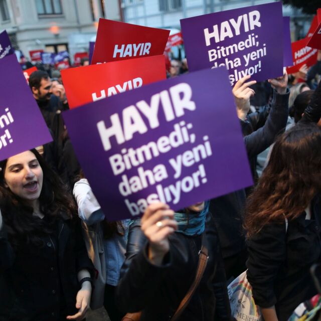 Опозицията в Турция започва битка за касиране на референдума