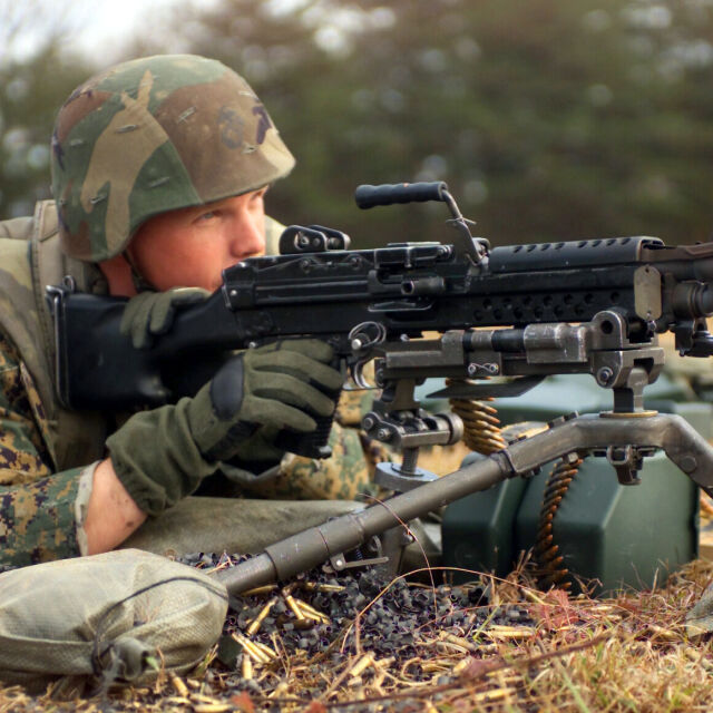 Латвия въоръжава армия и опълчение с белгийски картечници
