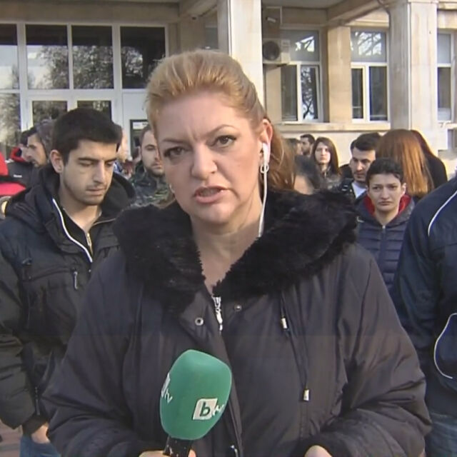 Протест пред Окръжния съд във Варна заради дело за катастрофа