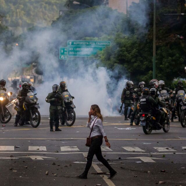 40 души бяха ранени при антиправителствени протести във Венецуела