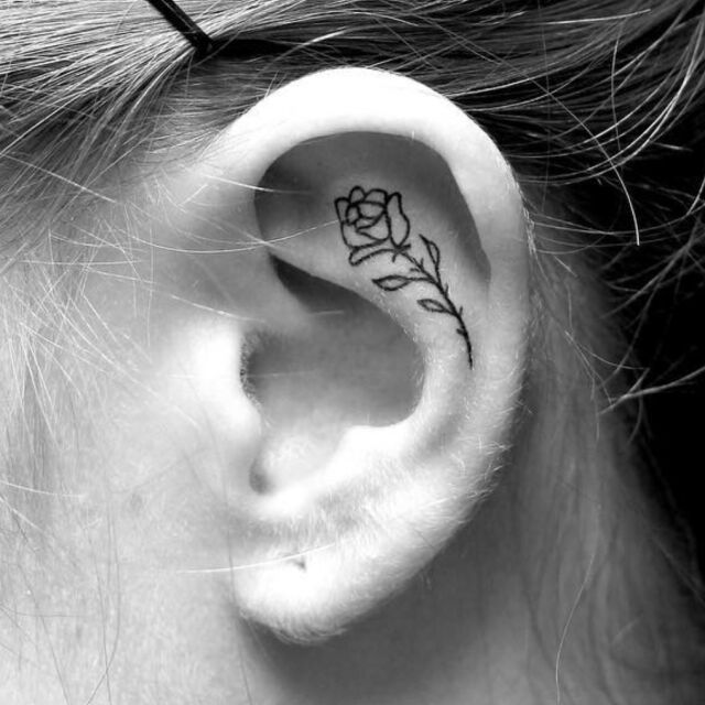 Хеликс татуировките за уши са новият тренд
