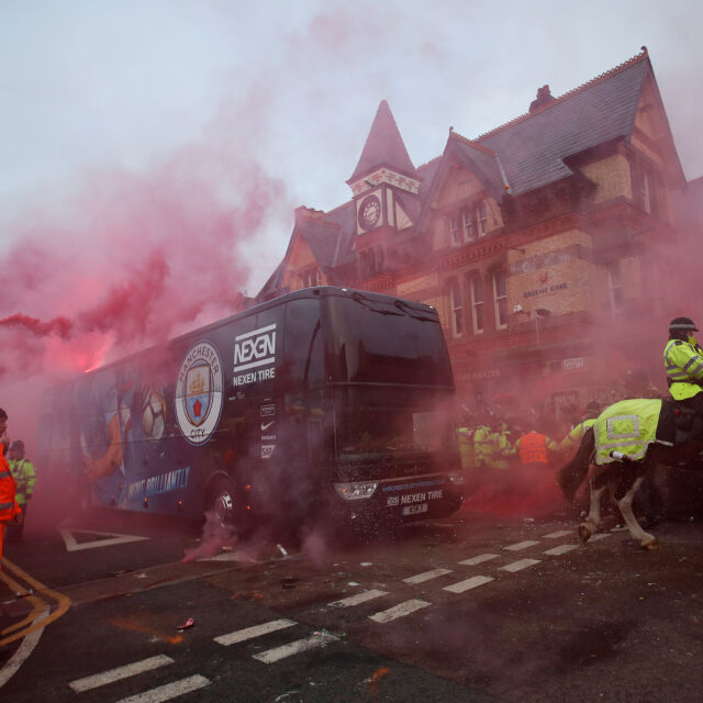 Клоп нарече идиоти феновете на "Ливърпул", които счупиха автобуса на "Манчестър Сити"