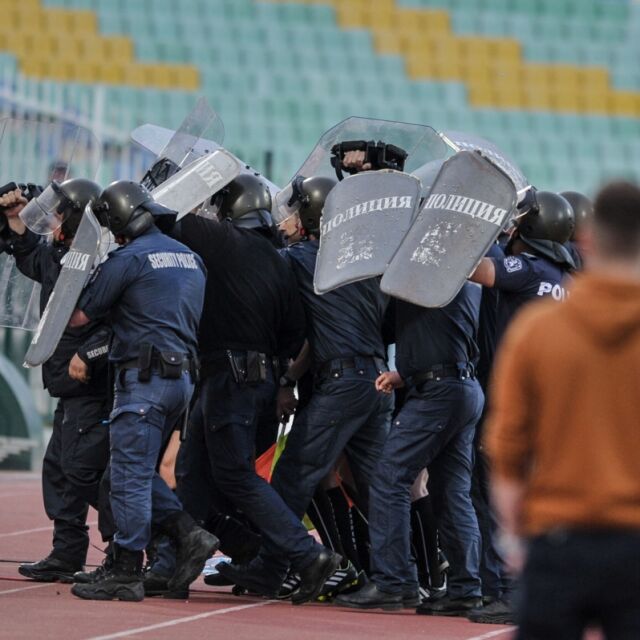 Световните медии говорят за "сините" изцепки, а не за български футбол