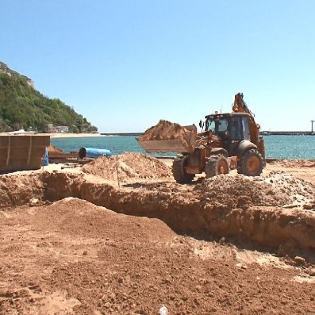 Изкоп на плажа в Каварна: Бившият кмет алармира за строителство на пясъка 