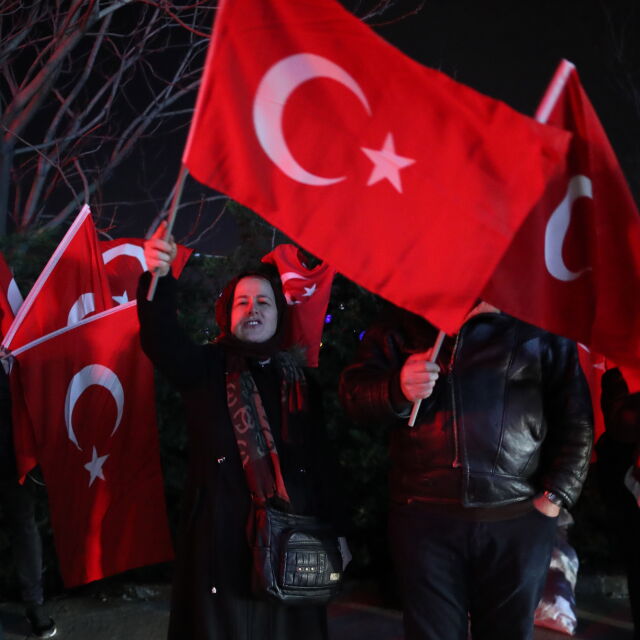 Опозицията печели част от ключовите кметски места в Турция