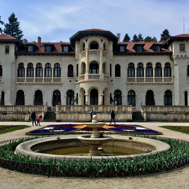 Елате на пролетна разходка в българския Версай - парк-музей "Врана"