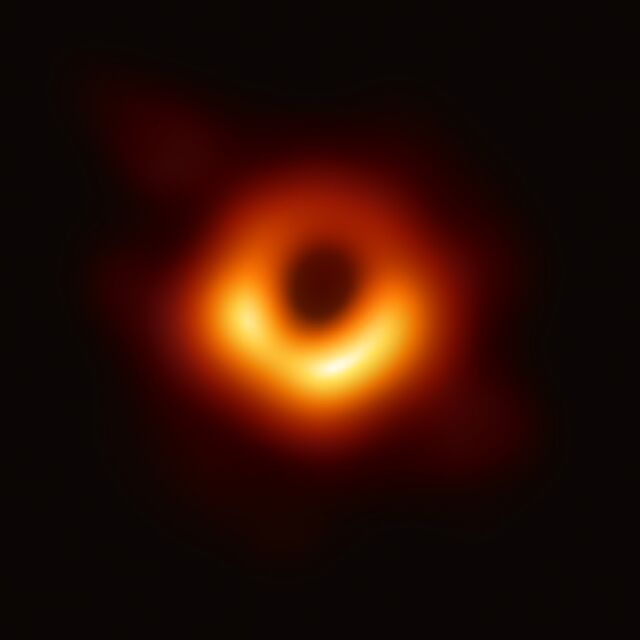 Това е първата снимка на черна дупка