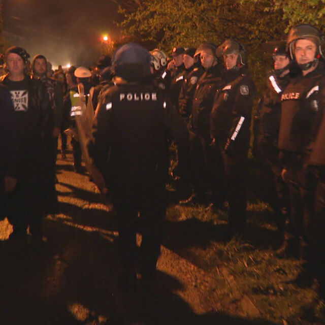 Втора безсънна нощ в Габрово заради безредици по време на протест