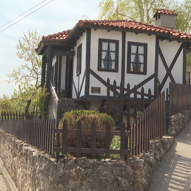 Родното място на баба Илийца може да стане българското село на книгата