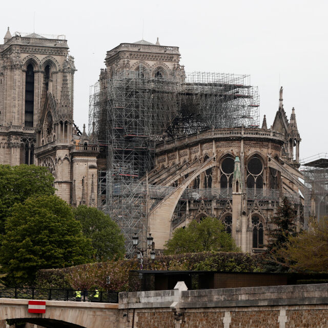 Французите искат "Нотр Дам" да бъде реставрирана в автентичен вид 