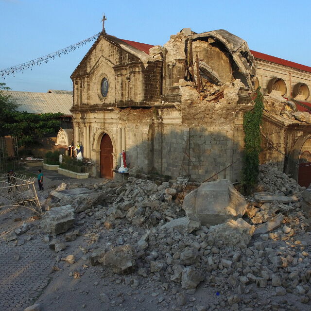 Ново силно земетресение разтърси централната част на Филипините
